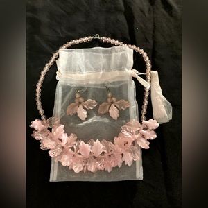 Gorgeous Vintage Pink Lucite Leaves Necklace and Earrings Set